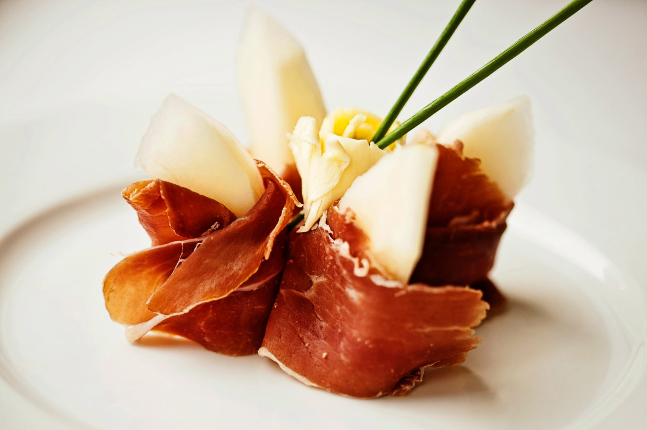 Food picture jamon with yellow melon